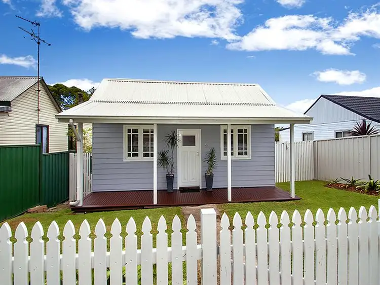 6 Fletcher Street, Helensburgh NSW 2508