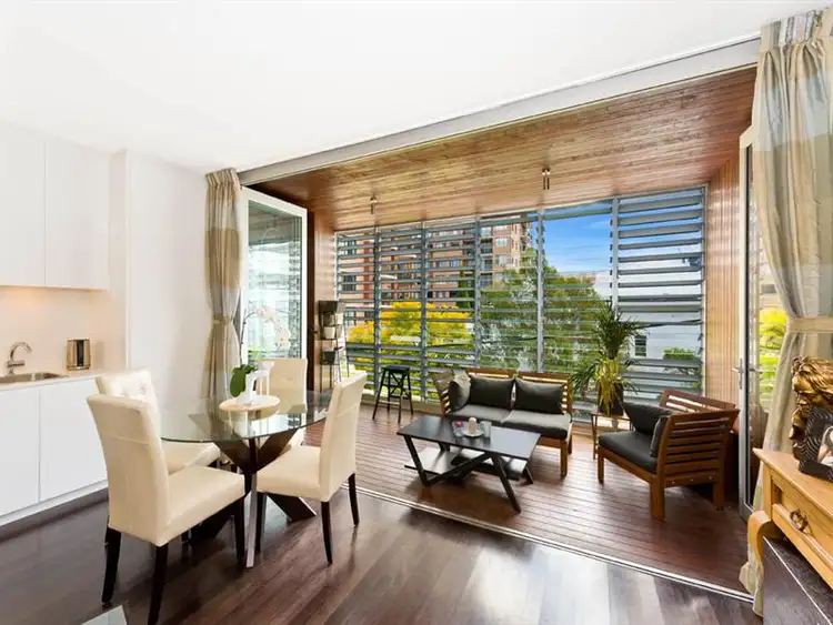 2/54 Buckingham Street