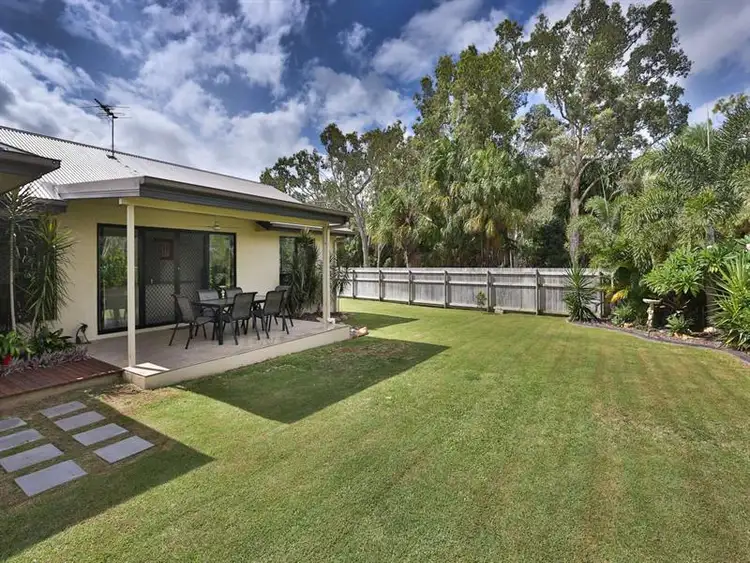 7 Currawinya Court, Bushland Beach QLD 4818