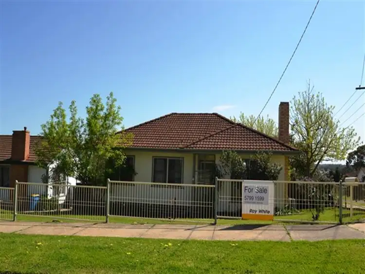 42 Chisholm Crescent, Seymour VIC 3660