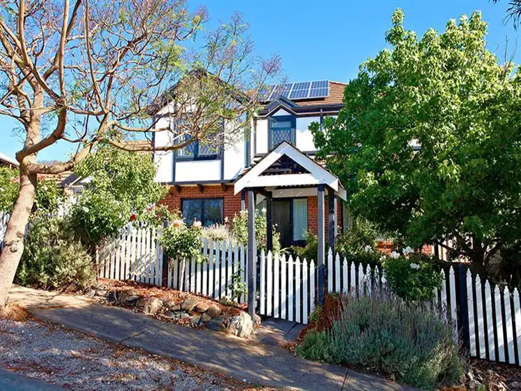 2 Slade Crescent, Hallett Cove SA 5158