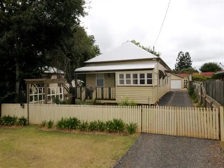 14 Bernard Street, Newtown QLD 4350