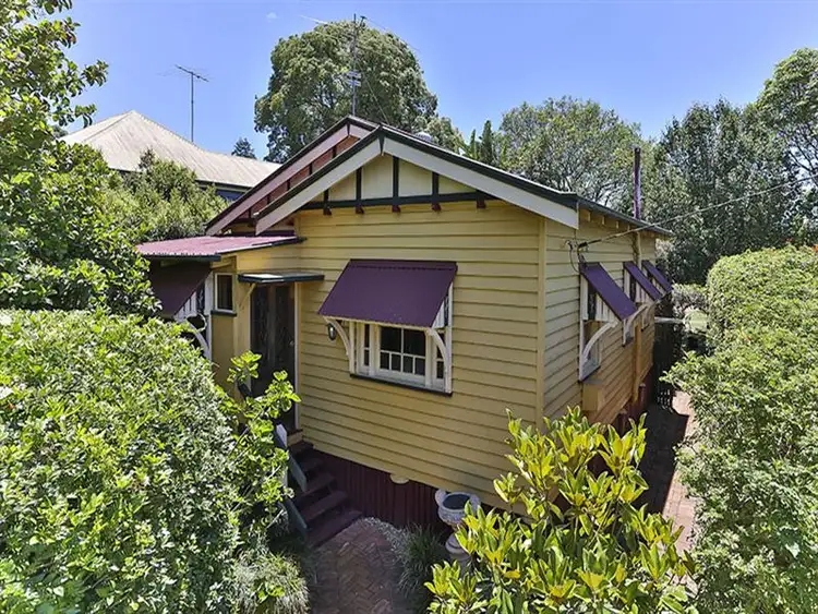 122a Stuart Street, Mount Lofty QLD 4350