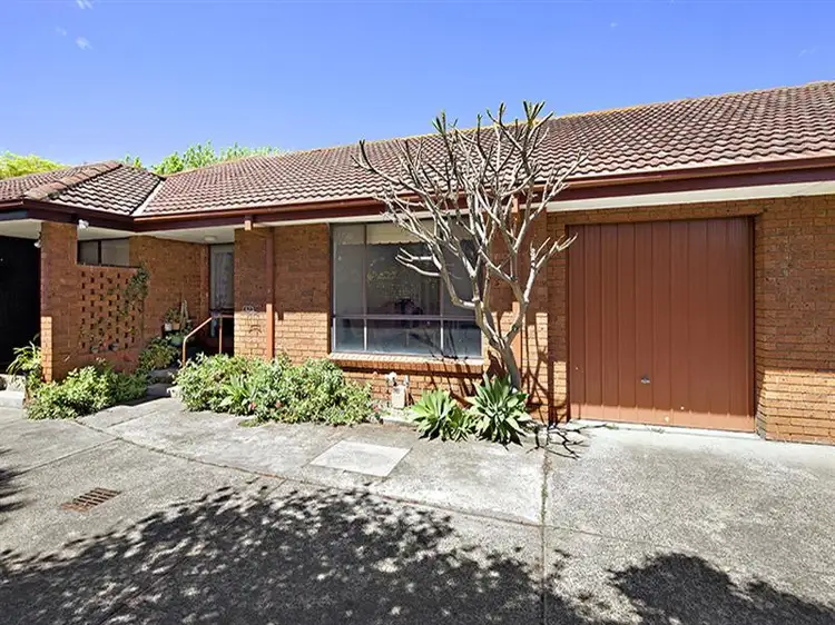 3/4 Normanby Street, Hughesdale VIC 3166