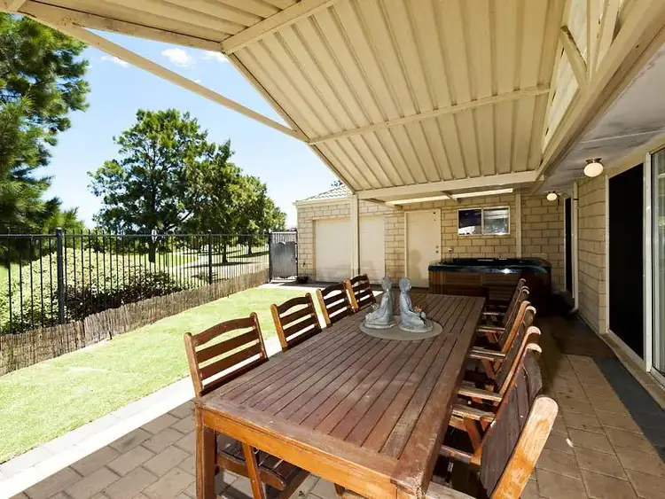 40 Highlander Parade, Rockingham WA 6168