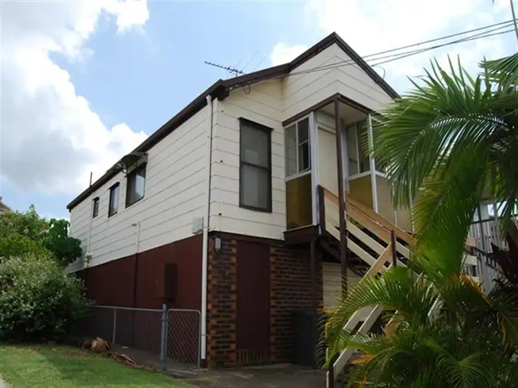 77 Glenora Street, Wynnum QLD 4178