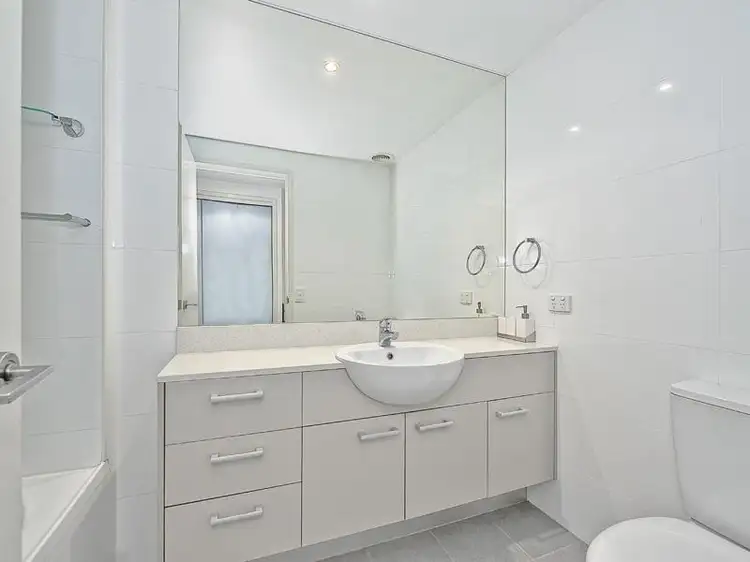 Seventh view of Homely apartment listing, 51 HOPE Street, Spring Hill QLD 4000