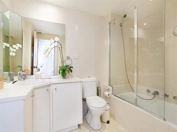 Fifth view of Homely unit listing, 202/2 Gordon Street, Brighton-le-sands NSW 2216