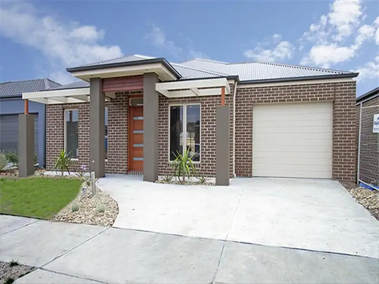 8 Balerno Way, Mernda VIC 3754