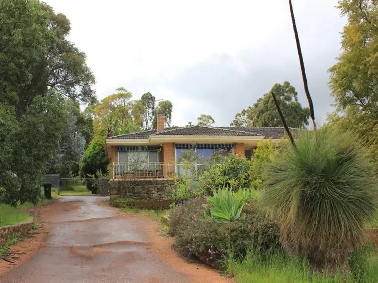 7 Walbeck Road, Kalamunda WA 6076