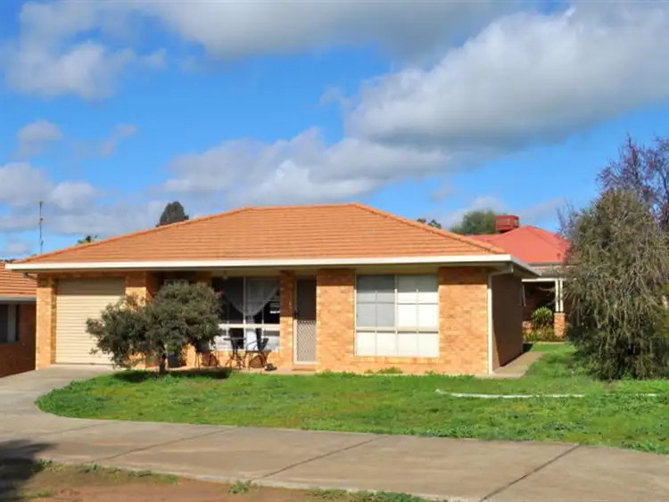 Main view of Homely unit listing, 1/10 Gunn Drive, Estella NSW 2650