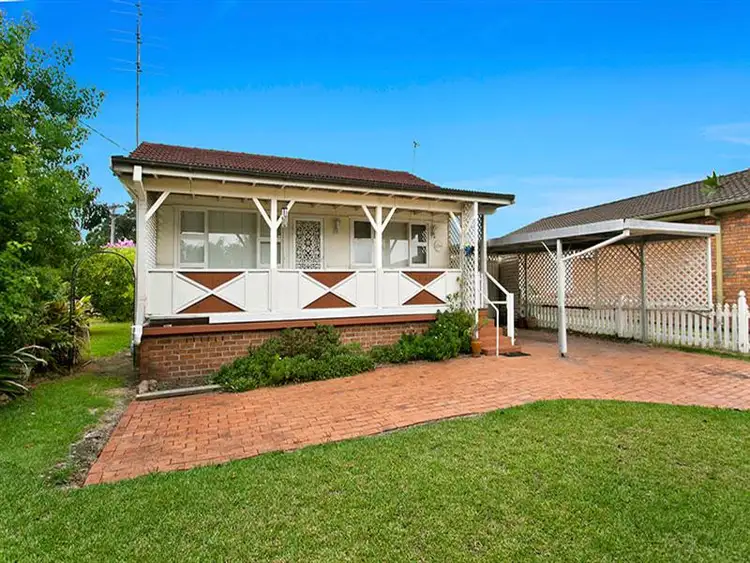 Main view of Homely house listing, 1/106 The Boulevarde, Oak Flats NSW 2529