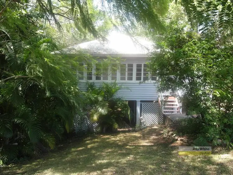 10 Frances Avenue, Wooloowin QLD 4030