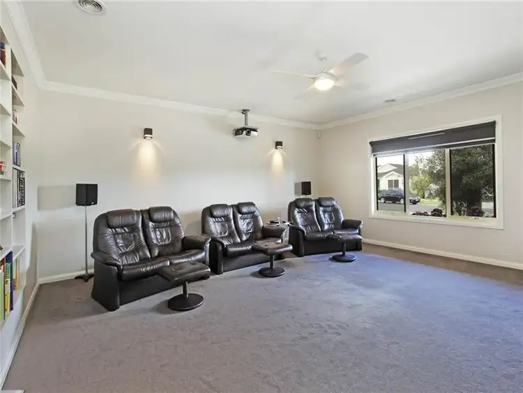Second view of Homely house listing, 14 Sparrow Court, Lara VIC 3212