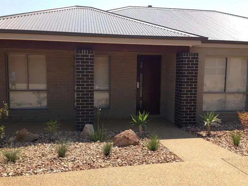 Main view of Homely townhouse listing, 5/9 Donnolley Court, Lavington NSW 2641