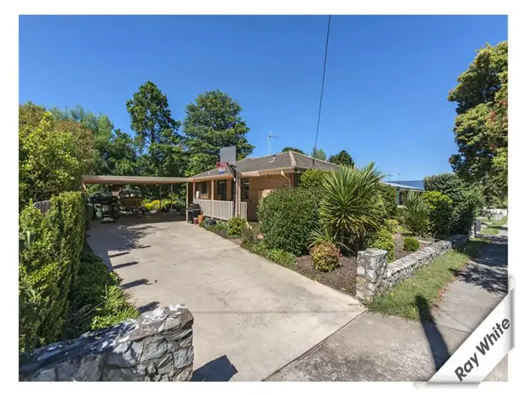 14 Elizabeth Crescent, Queanbeyan NSW 2620