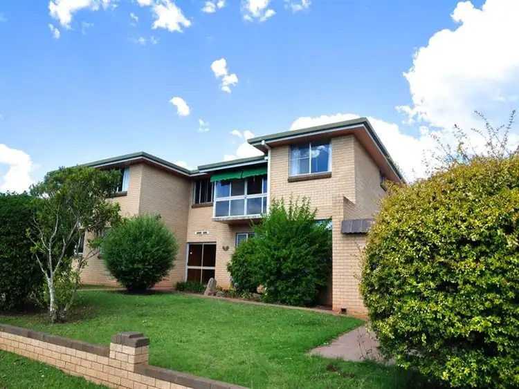 4/128 Curzon Street, Rangeville QLD 4350