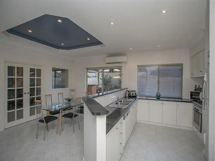 Sixth view of Homely house listing, 2 Limerick Loop, Wattle Grove WA 6107