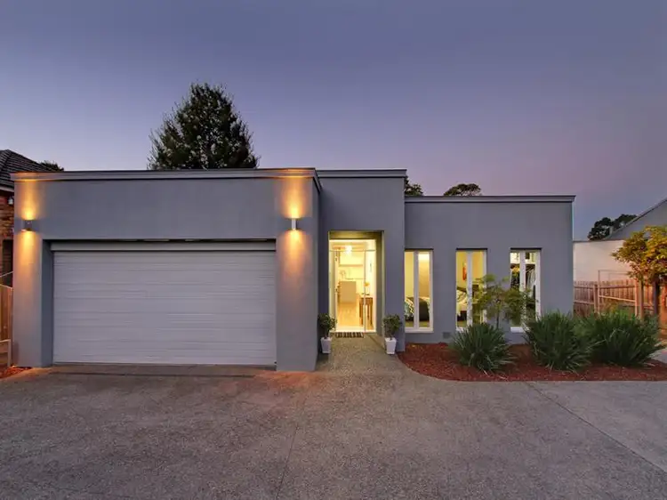 25 DORCHESTER Avenue, Montrose VIC 3765