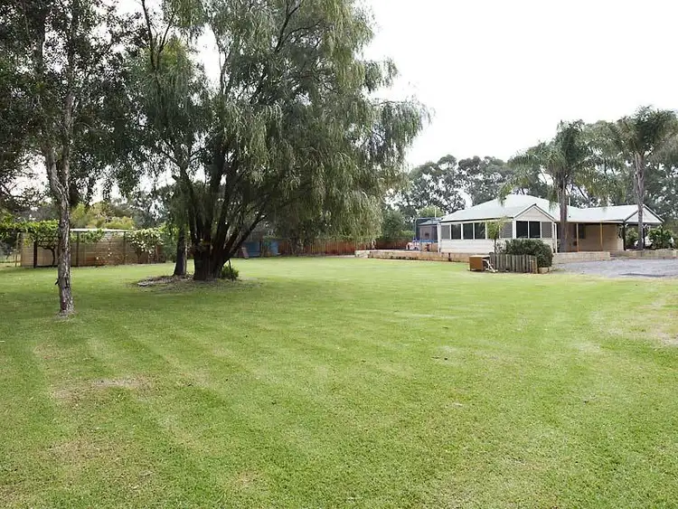 152 Lakelands Road, Barragup WA 6209