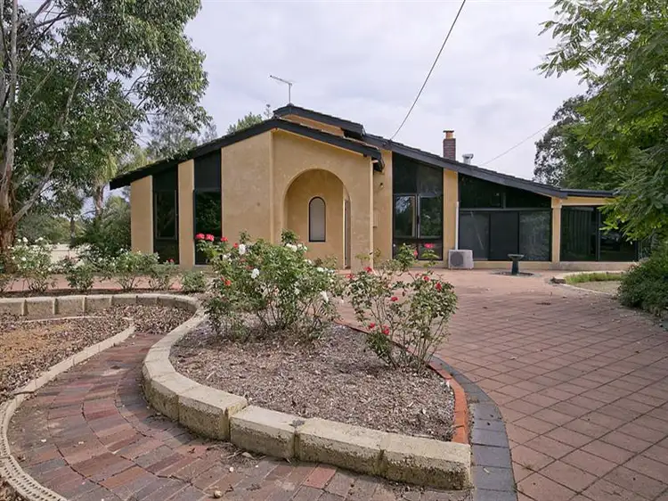 36 Robins Road, Kalamunda WA 6076