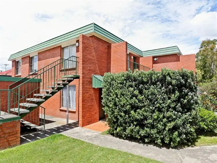 2/20 Lincoln Street, Lindisfarne TAS 7015