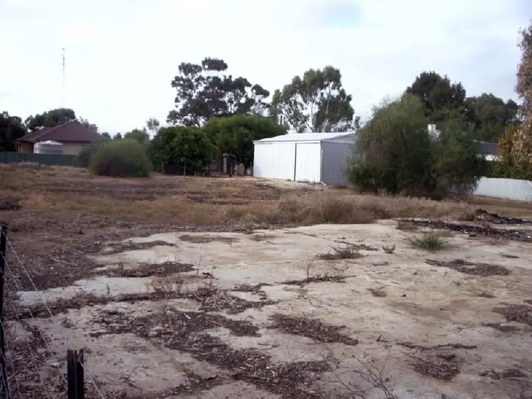 Second view of Homely house listing, 3 Oatmill Road, Bordertown SA 5268