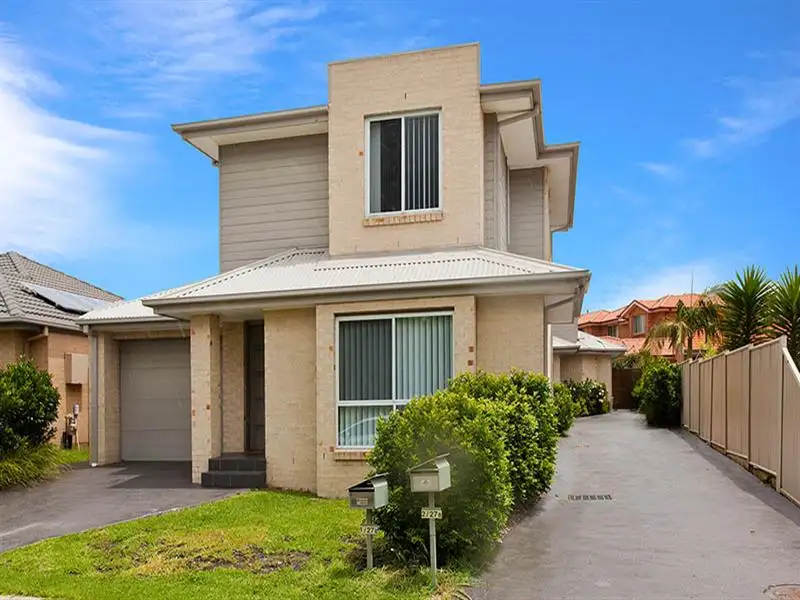Main view of Homely townhouse listing, 1/27A Hennesy Street, Flinders NSW 2529