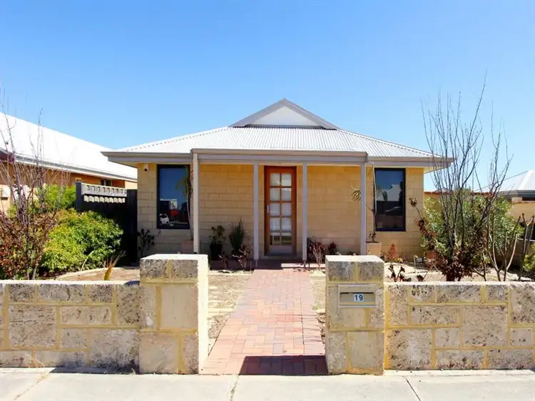 19 Strathmore Parkway, Ellenbrook WA 6069
