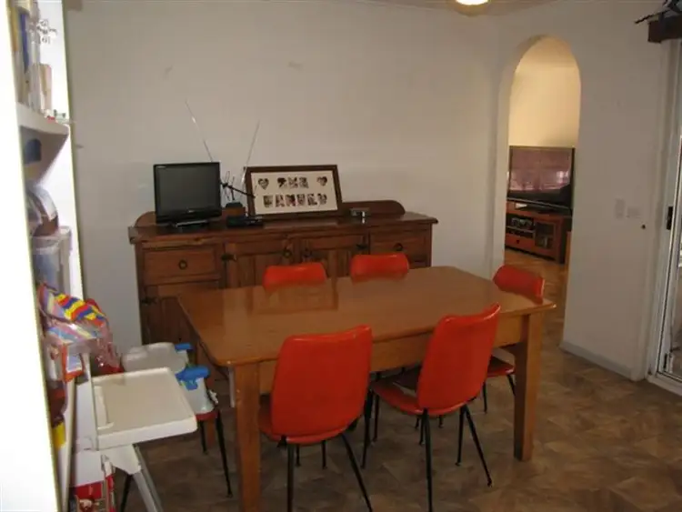 Sixth view of Homely house listing, 8 carmel Court, Barmera SA 5345