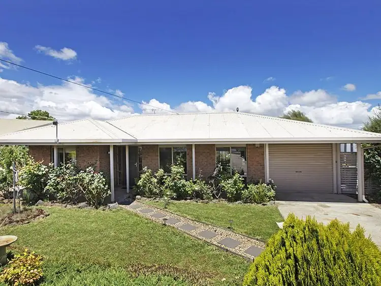Second view of Homely house listing, 5 Ellis Court, Grovedale VIC 3216