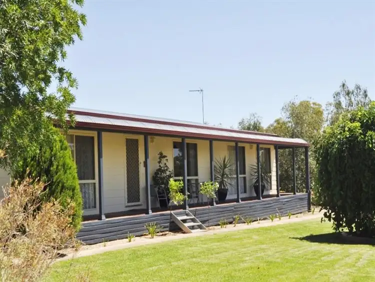 15 Barana Road, Cootamundra NSW 2590