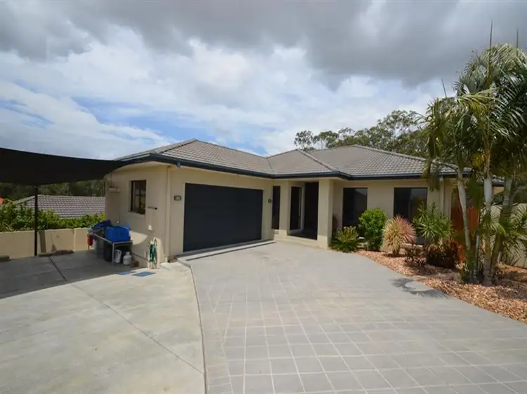 8 Bristol Place, Arundel QLD 4214