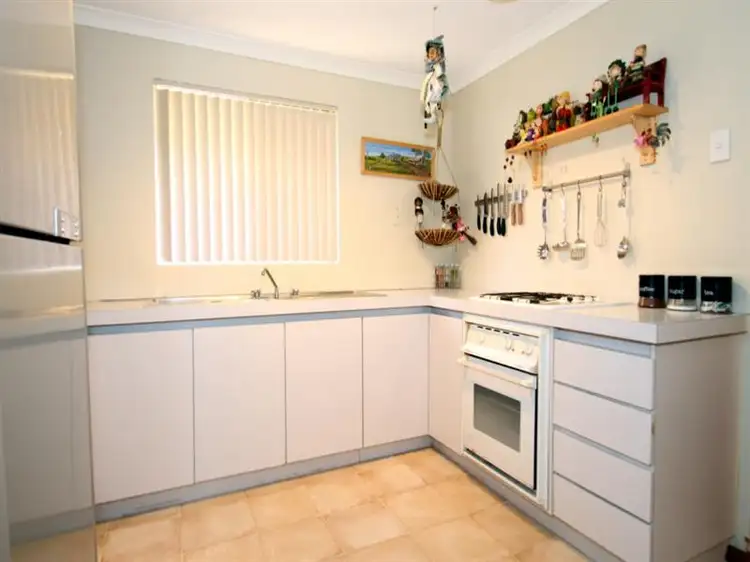 Fifth view of Homely house listing, 4 Graydon Grove, Leda WA 6170