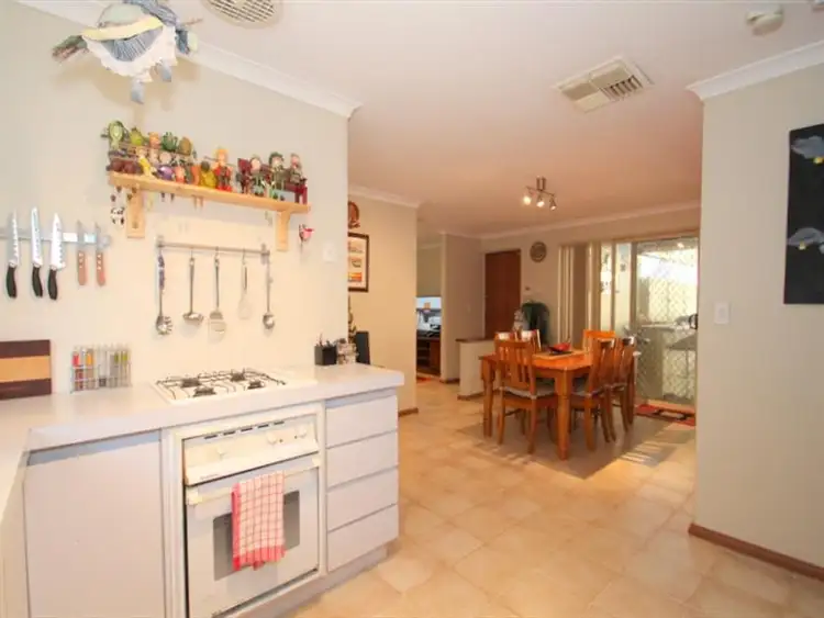 Seventh view of Homely house listing, 4 Graydon Grove, Leda WA 6170