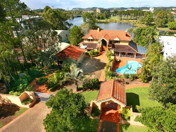 32 Ben Lexcen Place, Robina QLD 4226