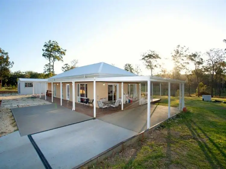 15 Peets Avenue, Wallabi Point NSW 2430