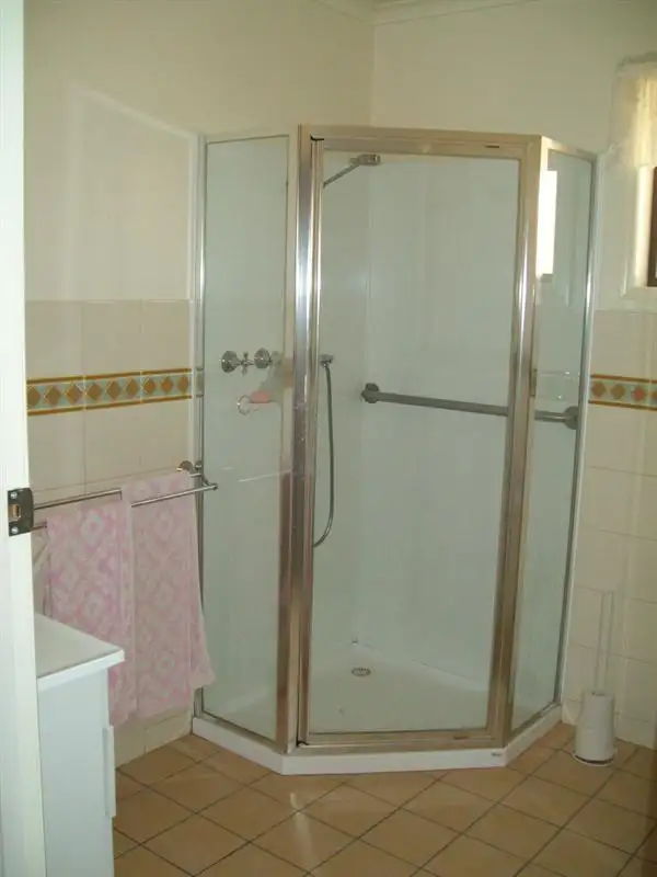 Seventh view of Homely townhouse listing, 2/13 Alexandra Parade, Hamilton VIC 3300