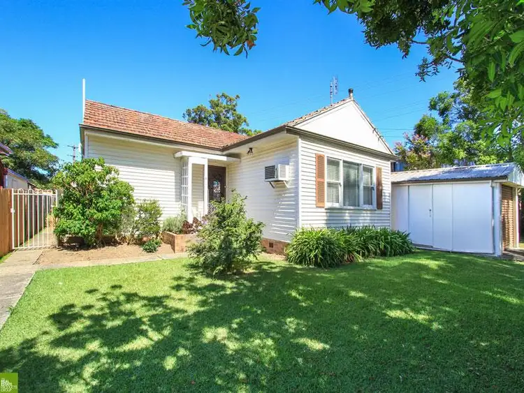 2 Albert Street, Unanderra NSW 2526