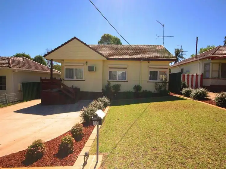 14 Farnsworth Avenue, Campbelltown NSW 2560