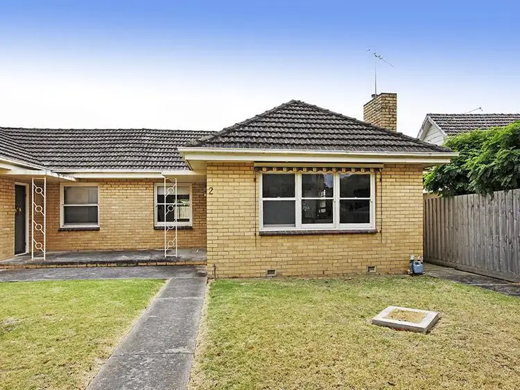 2/6 Strachan Avenue, Manifold Heights VIC 3218
