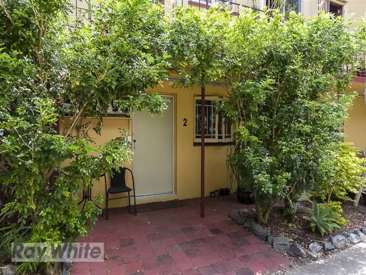 2/13 Gladstone Street, Coorparoo QLD 4151