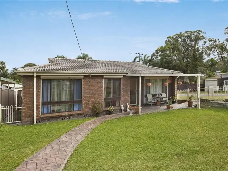 50 Albatross Road, Berkeley Vale NSW 2261