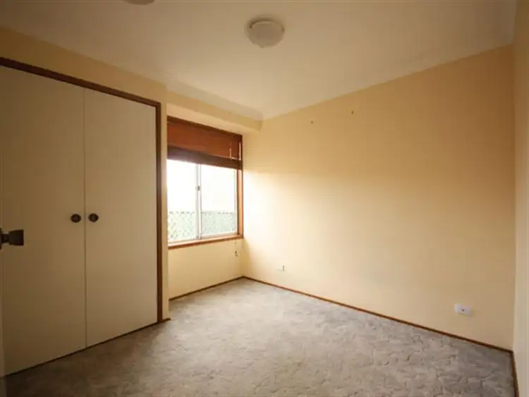 Seventh view of Homely house listing, 10 Balthasar Close, Rosemeadow NSW 2560