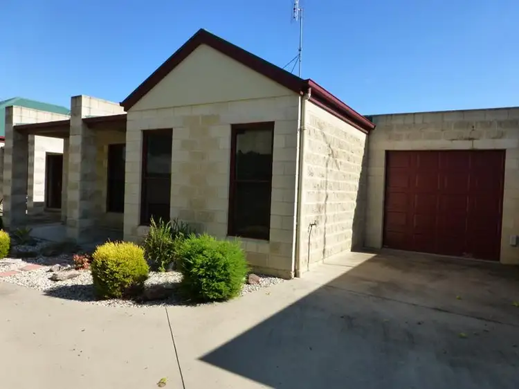 Second view of Homely townhouse listing, 2/101 Hovell Street, Echuca VIC 3564