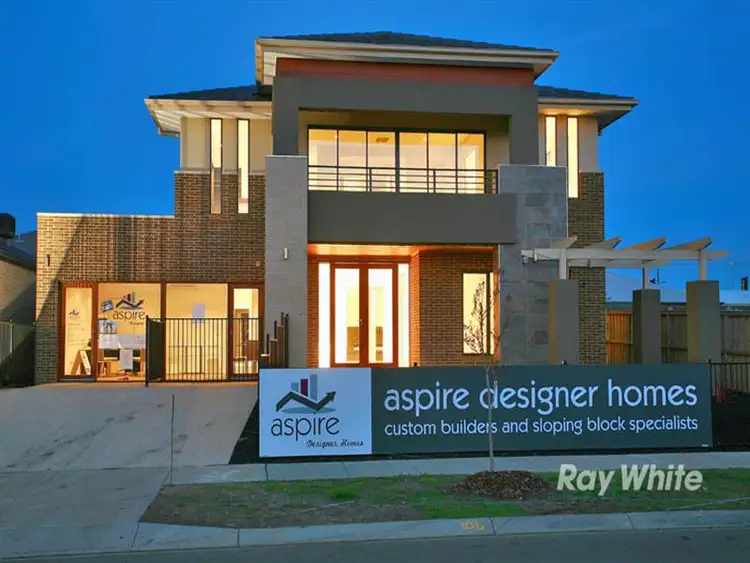 10 Crepe Avenue, Cranbourne West VIC 3977