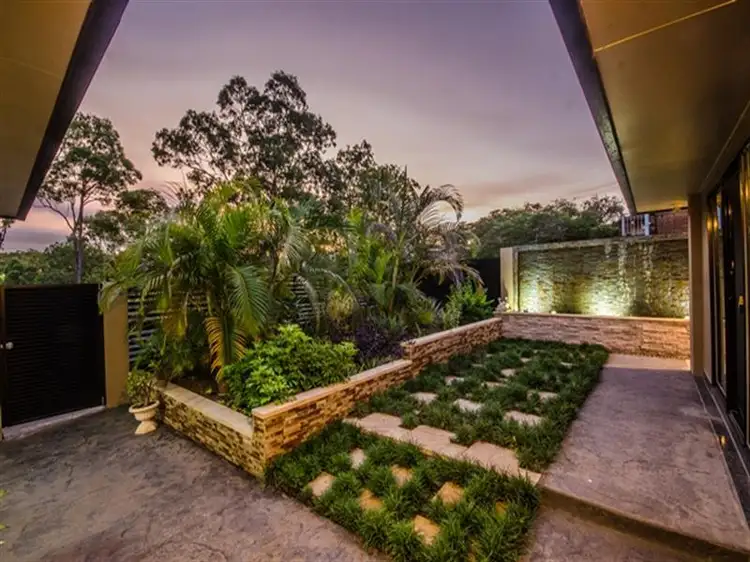 9 Sweetgum Street, Ashmore QLD 4214