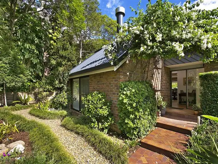 Second view of Homely house listing, 2 Farnworth Street, Chapel Hill QLD 4069