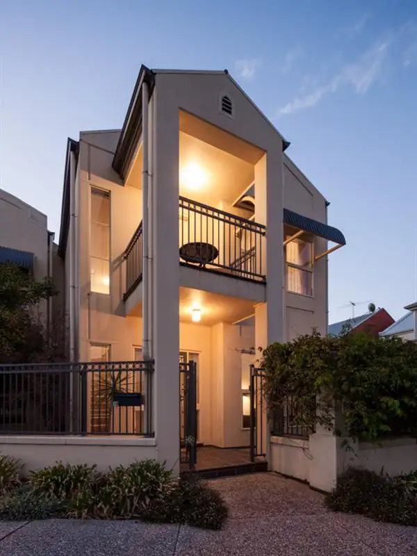 18 Yates Street, Mawson Lakes SA 5095
