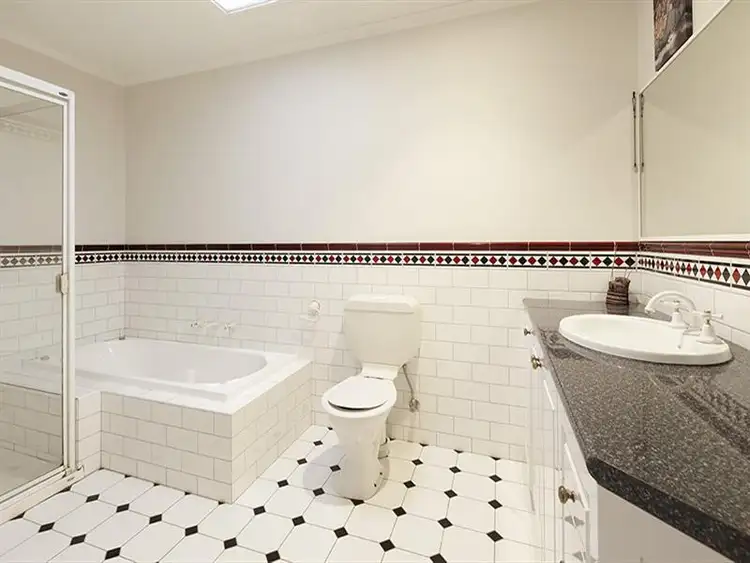 Seventh view of Homely house listing, 2/2 Collins Street, Chadstone VIC 3148